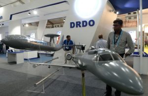 केंद्र सरकार ने रक्षा संस्थान DRDO की समीक्षा के लिए बनाई हाई पावर कमेटी |_3.1