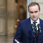 फ्रांस के प्रधानमंत्री सेबेस्टियन लेकोर्नु ने कैबिनेट गठन के कुछ घंटों बाद इस्तीफा दे दिया