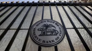 RBI ने नियामक उल्लंघनों के लिए तीन सहकारी बैंकों पर जुर्माना लगाया