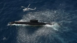 भारतीय नौसेना में शामिल होंगे INAS 335 हेलीकॉप्टर, जानें सबकुछ