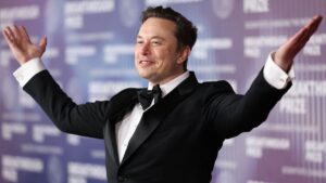 Elon Musk बने 700 अरब डॉलर नेटवर्थ वाले पहले इंसान