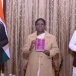 राष्ट्रपति ने नए संस्करण का शुभारंभ किया, संथाली संवैधानिक भाषाओं में शामिल हुई