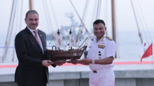 INSV कौंडिन्या की ओमान की अपनी पहली यात्रा का शुभारंभ