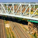 मुंबई-अहमदाबाद बुलेट ट्रेन के लिए 100 मीटर लंबा स्टील का पुल कैसे बनाया गया?