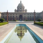 राष्ट्रपति भवन में लुटियंस की जगह लगाई गई राजाजी की प्रतिमा