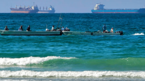 समुद्री माइंस कैसे काम करती हैं जिन्हें युद्ध के बीच Iran ने होर्मुज़ स्ट्रेट में बिछा दिया है?