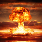 Nuclear Bomb: किसी व्यक्ति को परमाणु बम से बचने के लिए कितना दूर होना चाहिए?