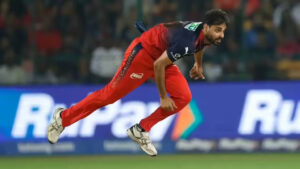 भुवनेश्वर कुमार IPL में 200 विकेट लेने वाले पहले तेज़ गेंदबाज़ बने