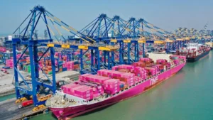 मुंद्रा बंदरगाह भारत के सबसे बड़े ऑटोमोबाइल निर्यात केंद्र के रूप में रिकॉर्ड बनाया